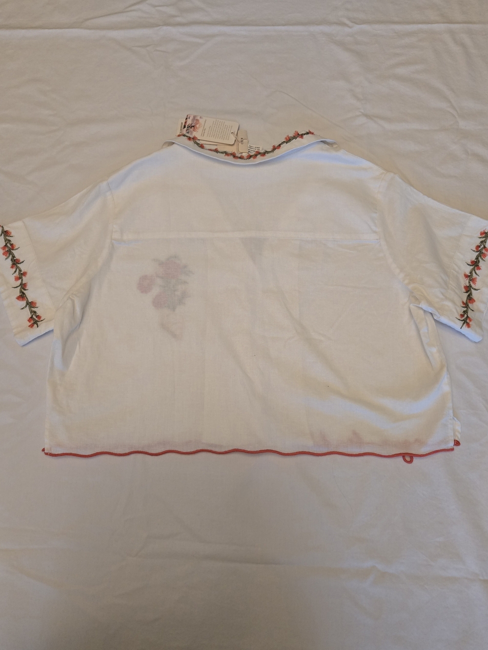 Agua Bendita White Embroidered Short-Sleeve Beach Shirt "Itsy Nacar" - Picture 11 of 14